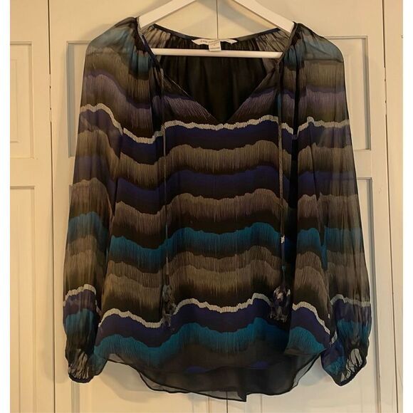 Diane Von Furstenburg Saylor Wavy Print 100% silk blouse 2 - Picture 12 of 12